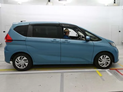 Honda FREED  с аукциона в Японии