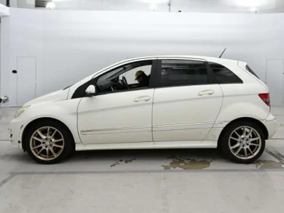 Mercedes-Benz B CLASS
