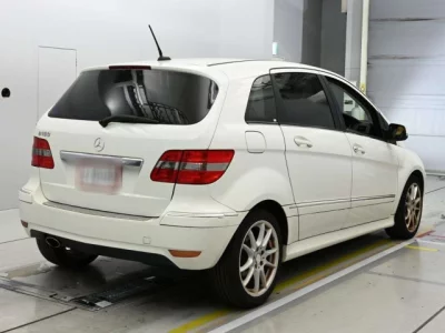 Mercedes-Benz B CLASS
