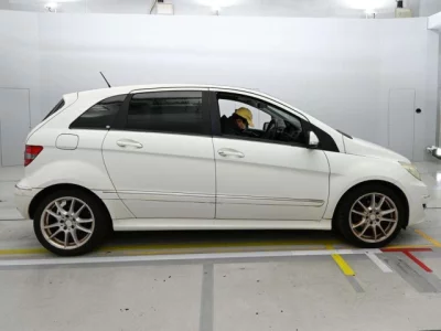 Mercedes-Benz B CLASS