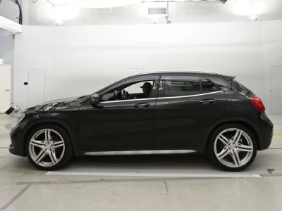 Mercedes-Benz GLA CLASS