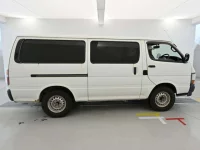Toyota HIACE VAN лот № 40167 оценка 3  с аукциона в Японии 2