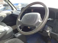 Toyota HIACE VAN лот № 40167 оценка 3  с аукциона в Японии 8