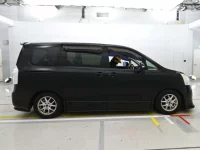 Toyota NOAH лот № 10271 оценка 3.5  с аукциона в Японии 2