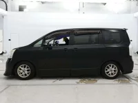 Toyota NOAH лот № 10271 оценка 3.5  с аукциона в Японии 3