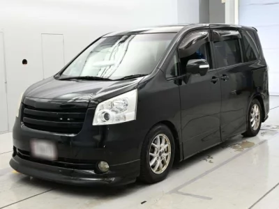 Toyota NOAH  с аукциона в Японии