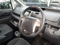 Toyota NOAH лот № 10289 оценка 3.5  с аукциона в Японии 8
