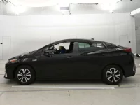 Toyota PRIUS PHV лот № 30724 оценка 4  с аукциона в Японии 3