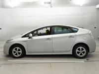 Toyota PRIUS PHV лот № 90614 оценка R  с аукциона в Японии 3
