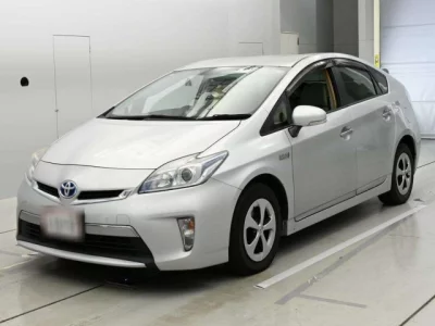 Toyota PRIUS PHV  с аукциона в Японии