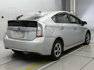Toyota PRIUS PHV  с аукциона в Японии