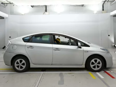 Toyota PRIUS PHV  с аукциона в Японии