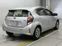 Toyota AQUA лот № 30628 оценка 4.5  с аукциона в Японии 1