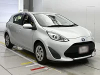 Toyota AQUA лот № 30628 оценка 4.5  с аукциона в Японии 4