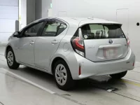 Toyota AQUA лот № 30628 оценка 4.5  с аукциона в Японии 5