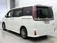 Toyota NOAH лот № 30635 оценка 3.5  с аукциона в Японии 5