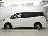 Toyota NOAH лот № 30635 оценка 3.5  с аукциона в Японии 3
