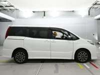 Toyota NOAH лот № 30636 оценка 4.5  с аукциона в Японии 2