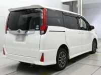 Toyota NOAH лот № 30636 оценка 4.5  с аукциона в Японии 1