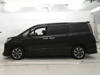 Toyota NOAH лот № 30656 оценка 4  с аукциона в Японии 3