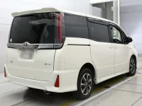Toyota NOAH лот № 90624 оценка R  с аукциона в Японии 1