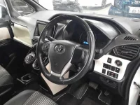 Toyota NOAH лот № 90624 оценка R  с аукциона в Японии 8