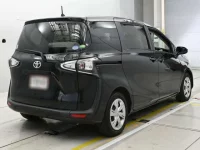 Toyota SIENTA лот № 30690 оценка 3.5  с аукциона в Японии 1