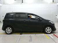 Toyota SIENTA лот № 30690 оценка 3.5  с аукциона в Японии 2