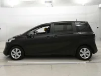 Toyota SIENTA лот № 30690 оценка 3.5  с аукциона в Японии 3