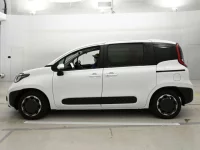Toyota SIENTA лот № 36499 оценка 5  с аукциона в Японии 3