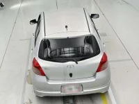 Toyota VITZ лот № 30627 оценка 3  с аукциона в Японии 7