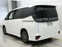Toyota VOXY лот № 33518 оценка R  с аукциона в Японии 5