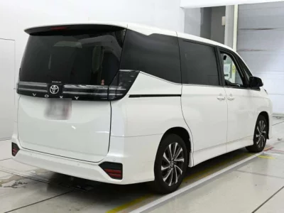 Toyota VOXY  с аукциона в Японии