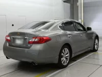 Nissan FUGA лот № 10302 оценка 4  с аукциона в Японии 1