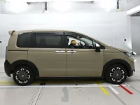 Honda FREED лот № 33471 оценка R  с аукциона в Японии 2