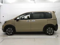 Honda FREED лот № 33471 оценка R  с аукциона в Японии 3