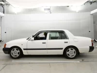 Toyota CROWN COMFORT лот № 90682 оценка 3.5  с аукциона в Японии 3