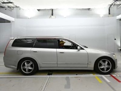 Nissan STAGEA