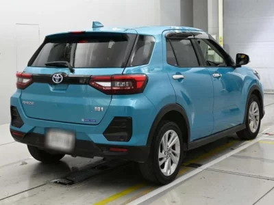 Toyota RAIZE  с аукциона в Японии