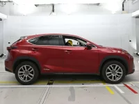Lexus NX лот № 30769 оценка 3.5  с аукциона в Японии 2
