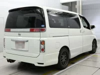 Nissan ELGRAND лот № 30771 оценка 4  с аукциона в Японии 1