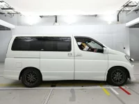 Nissan ELGRAND лот № 30771 оценка 4  с аукциона в Японии 2
