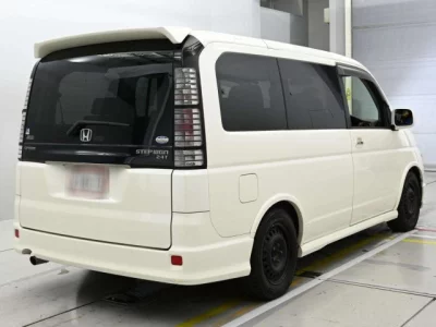 Honda STEP WAGON  с аукциона в Японии
