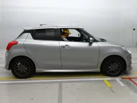 Suzuki SWIFT лот № 30742 оценка 3.5  с аукциона в Японии 2