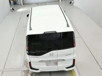 Honda STEP WAGON лот № 30717 оценка 3.5  с аукциона в Японии 7