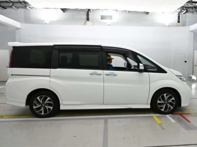 Honda STEP WAGON  с аукциона в Японии