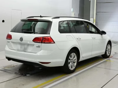 Volkswagen GOLF VARIANT