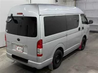 Toyota HIACE VAN лот № 10002 оценка R  с аукциона в Японии 4