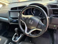 Honda FIT лот № 10011 оценка 3  с аукциона в Японии 2