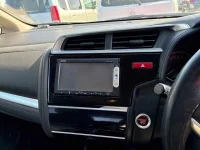 Honda FIT лот № 10011 оценка 3  с аукциона в Японии 5